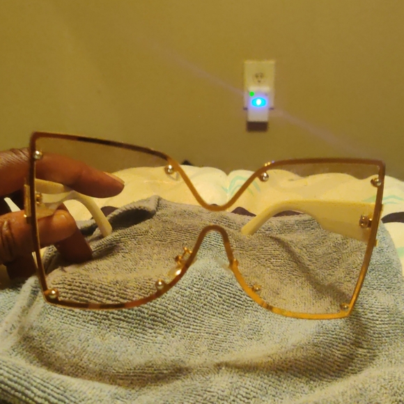 Clear Large sunglasses - Picture 2 of 2